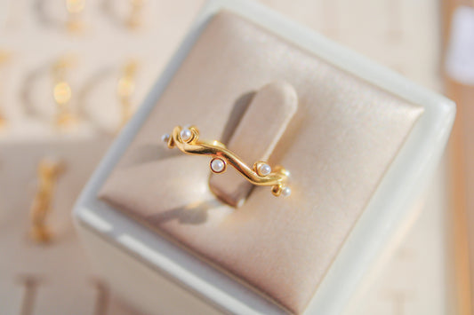 Dainty Pearl Ring